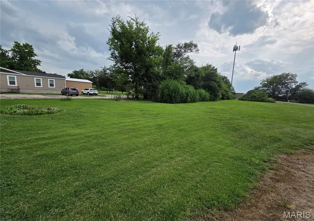 Photo 2 of Single family home for sale at 2211 State St, East Carondelet, IL 62240 | MLS# MIS26053357 | Listing updated on 2026-09-01