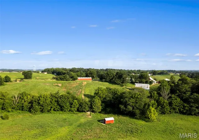 3rd image of 386 Taiga Ln, Cape Girardeau, MO 63701 | MLS# MIS26053358