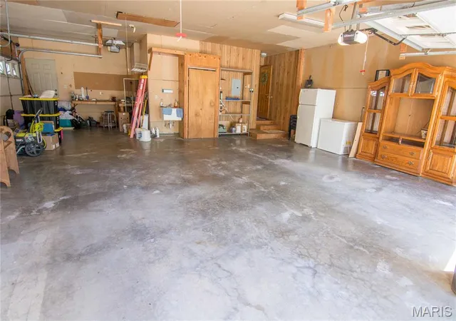 32nd image of 1015 E Oak St, Greenville, IL 62246 | MLS# MIS26053362