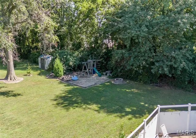 Photo 4 of Single family home for sale at 1015 E Oak St, Greenville, IL 62246 | MLS# MIS26053362 | Listing updated on 2026-08-19
