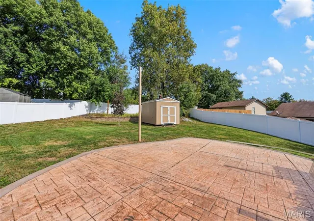 Photo 3 of Single family home for sale at 910 Summer Leaf Dr, Saint Peters, MO 63376 | MLS# MIS26053367 | Listing updated on 2026-10-27