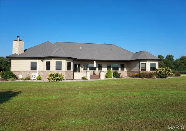 Photo 3 of Single family home for sale at 4553 Lauren Dr, Pocahontas, IL 62275 | MLS# MIS26053368 | Listing updated on 2026-08-26