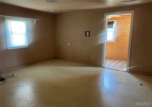2nd image of 506 Fleming St, Bernie, MO 63822 | MLS# MIS26053369