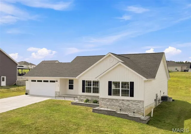Photo 2 of Single family home for sale at 298 Lake Labadie Dr, Labadie, MO 63055 | MLS# MIS26053371 | Listing updated on 2026-09-14