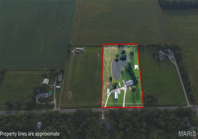 Photo 3 of Single family home for sale at 837 Pokey Rd, Pocahontas, IL 62275 | MLS# MIS26053372 | Listing updated on 2026-08-27