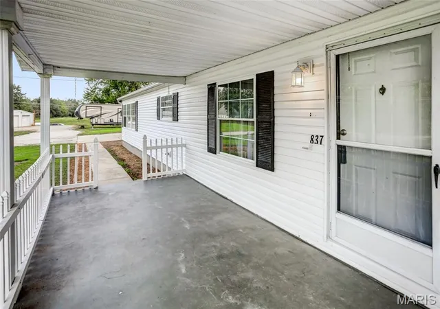 Photo 4 of Single family home for sale at 837 Pokey Rd, Pocahontas, IL 62275 | MLS# MIS26053372 | Listing updated on 2026-08-27
