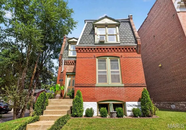 Photo 2 of Sale Pending at 2017 Senate St, Saint Louis, MO 63118 | MLS# MIS26053373 | Listing updated on 2026-09-24