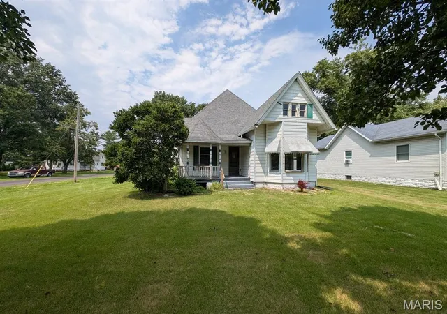 Photo 1 of Single family home for sale at 605 N Union St, Staunton, IL 62088 | MLS# MIS26053374 | Listing updated on 2026-08-18