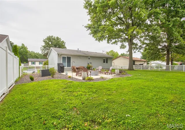 32nd image of 1104 Briarwood Dr, Bethalto, IL 62010 | MLS# MIS26053378