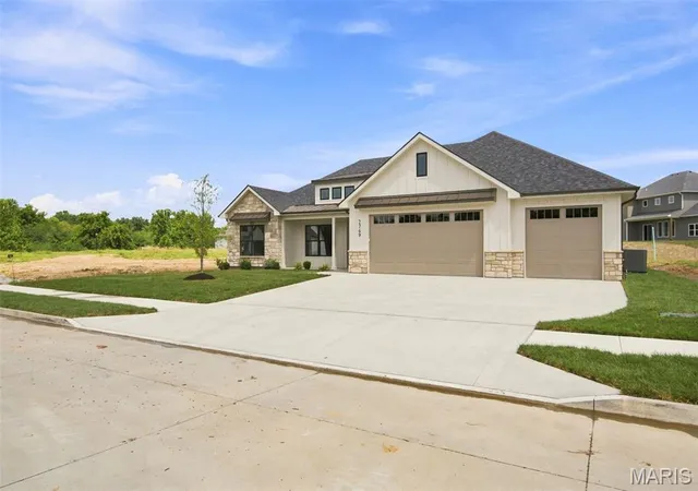 Photo 3 of Single family home for sale at 2749 Easley Cabin Cir, Columbia, MO 65201 | MLS# MIS26053382 | Listing updated on 2026-10-07