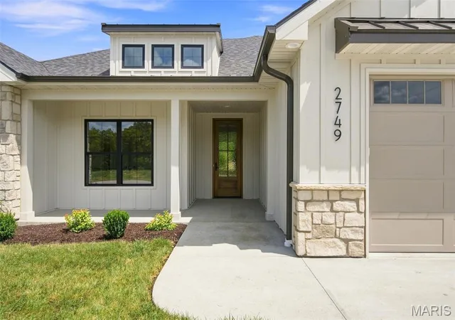 Photo 4 of Single family home for sale at 2749 Easley Cabin Cir, Columbia, MO 65201 | MLS# MIS26053382 | Listing updated on 2026-10-07