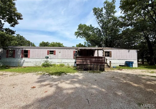 2nd image of 14192 Klondike Rd, De Soto, MO 63020 | MLS# MIS26053386