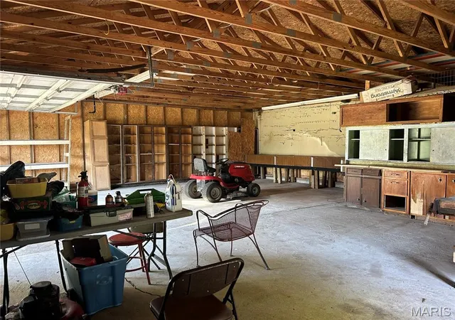 5th image of 1003 N Walnut St, Litchfield, IL 62056 | MLS# MIS26053388