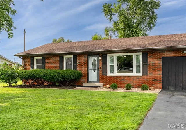 2nd image of 3705 Ruth Dr, Granite City, IL 62040 | MLS# MIS26053391