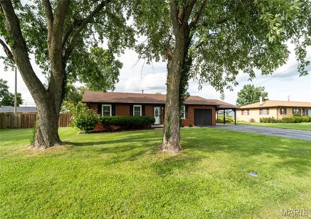 Photo 4 of Single family home for sale at 3705 Ruth Dr, Granite City, IL 62040 | MLS# MIS26053391 | Listing updated on 2026-09-23
