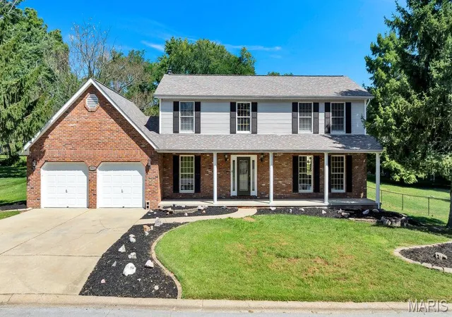 Single family home for sale at 1902 Cheyenne Dr, Godfrey, IL 62035 | MLS# MIS26053396