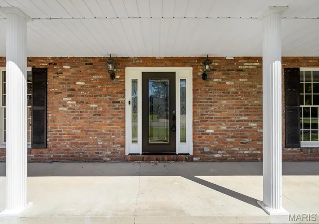 Photo 2 of Single family home for sale at 1902 Cheyenne Dr, Godfrey, IL 62035 | MLS# MIS26053396 | Listing updated on 2026-08-29