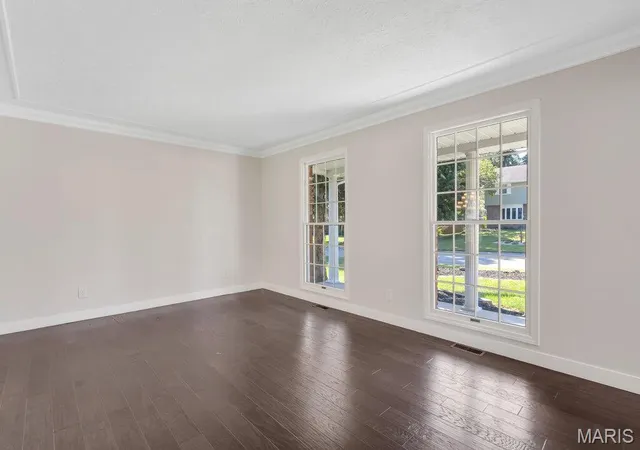 Photo 4 of Single family home for sale at 1902 Cheyenne Dr, Godfrey, IL 62035 | MLS# MIS26053396 | Listing updated on 2026-08-29