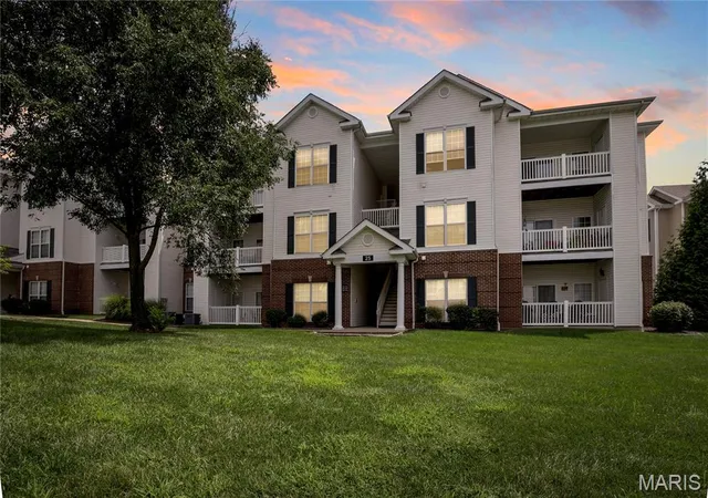 Photo 1 of Sale Pending at 25 Kassebaum Ln #103, Saint Louis, MO 63129 | MLS# MIS26053409 | Listing updated on 2026-08-30