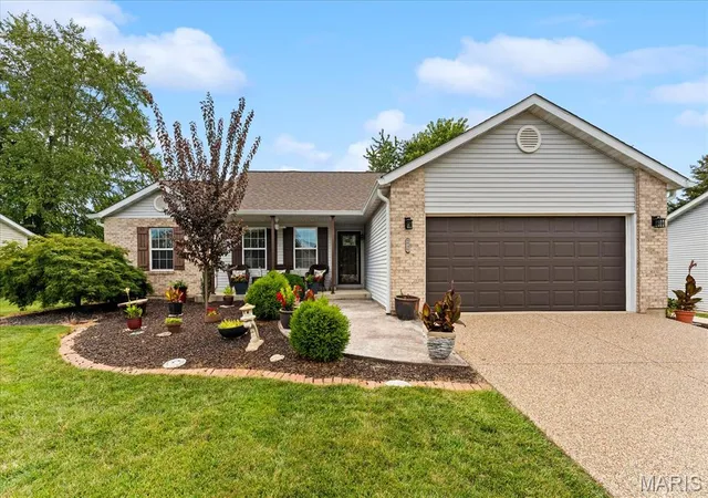 1st image of 939 Dunberry Dr, O Fallon, IL 62269 | MLS# MIS26053411