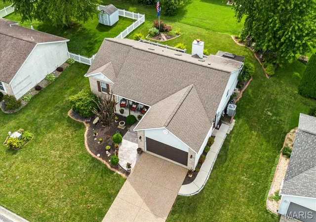 Photo 2 of Sale Pending at 939 Dunberry Dr, O Fallon, IL 62269 | MLS# MIS26053411 | Listing updated on 2026-08-24