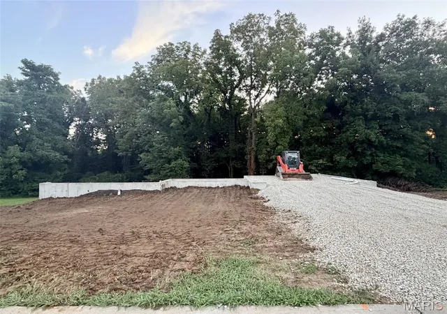 2nd image of 317 Heritage Valley Dr, New Haven, MO 63068 | MLS# MIS26053414