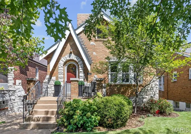 Photo 1 of Sale Pending at 5729 Goethe Ave, Saint Louis, MO 63109 | MLS# MIS26053423 | Listing updated on 2026-08-29