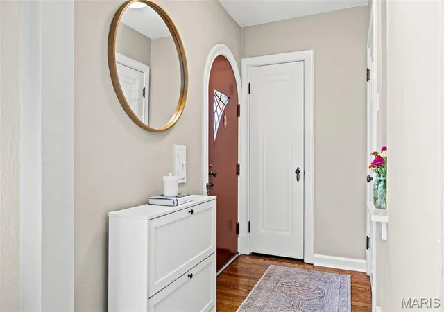Photo 2 of Sale Pending at 5729 Goethe Ave, Saint Louis, MO 63109 | MLS# MIS26053423 | Listing updated on 2026-08-29