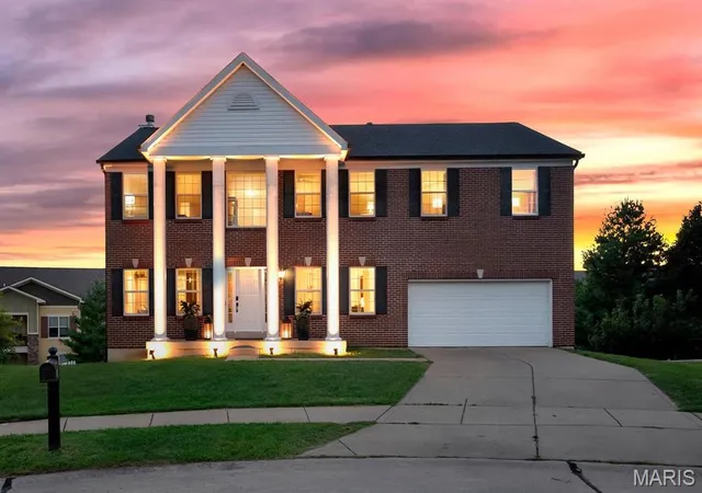 Photo 1 of Sale Pending at 26 N Brighton Park Ct, St Charles, MO 63303 | MLS# MIS26053425 | Listing updated on 2026-08-31