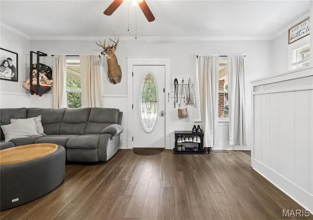 Photo 4 of Single family home for sale at 911 N Jefferson St, Litchfield, IL 62056 | MLS# MIS26053438 | Listing updated on 2026-09-22
