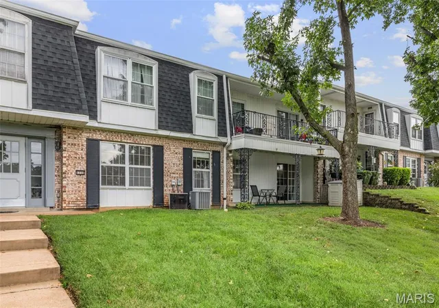 Photo 3 of Condo for sale at 1716 Mayenne Ct #B, Saint Louis, MO 63125 | MLS# MIS26053444 | Listing updated on 2026-09-14