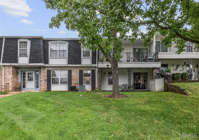 Photo 4 of Condo for sale at 1716 Mayenne Ct #B, Saint Louis, MO 63125 | MLS# MIS26053444 | Listing updated on 2026-09-14