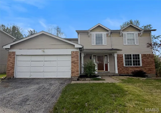 Photo 1 of Single family home for sale at 4204 River Oaks Dr, Florissant, MO 63034 | MLS# MIS26053445 | Listing updated on 2026-08-26