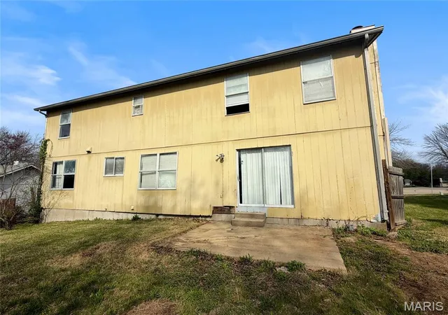Photo 2 of Single family home for sale at 4204 River Oaks Dr, Florissant, MO 63034 | MLS# MIS26053445 | Listing updated on 2026-08-26
