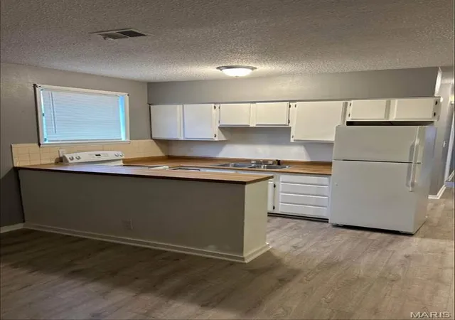 Photo 3 of Multi family home for sale at 5976 Wabada Ave, Saint Louis, MO 63112 | MLS# MIS26053446 | Listing updated on 2026-08-20