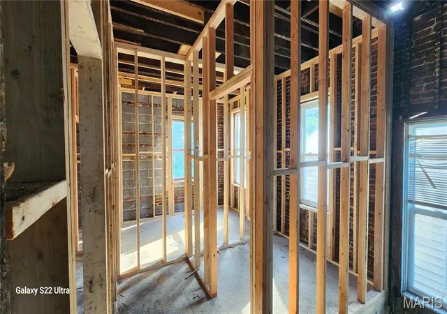 Photo 2 of Single family home for sale at 5204 Ridge Ave, Saint Louis, MO 63113 | MLS# MIS26053453 | Listing updated on 2026-08-19