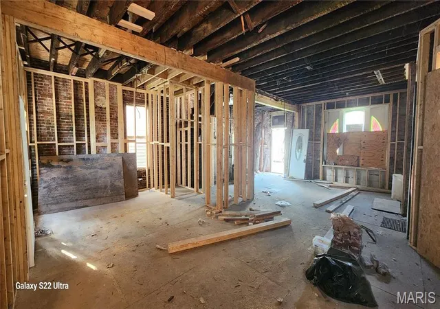 Photo 3 of Single family home for sale at 5204 Ridge Ave, Saint Louis, MO 63113 | MLS# MIS26053453 | Listing updated on 2026-08-19