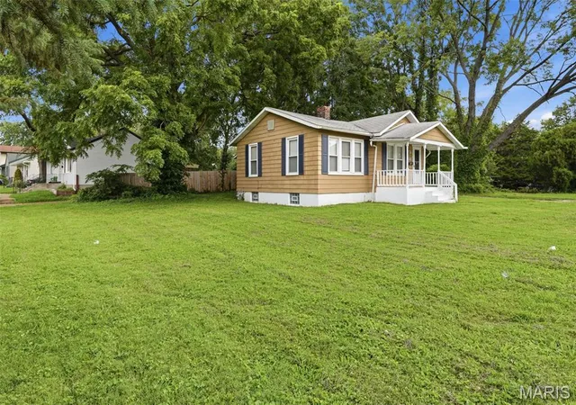 Photo 2 of Sale Pending at 8283 Frost Ave, St Louis, MO 63134 | MLS# MIS26053456 | Listing updated on 2026-09-04