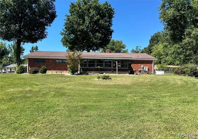 Photo 3 of Single family home for sale at 113 Fairlane Dr, Ironton, MO 63650 | MLS# MIS26053459 | Listing updated on 2026-09-23
