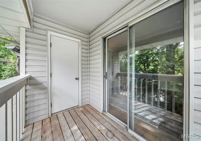 2nd image of 621 S Kirkwood Rd, Saint Louis, MO 63122