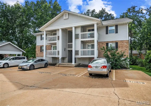 3rd image of 621 S Kirkwood Rd #303, Saint Louis, MO 63122 | MLS# MIS26053462