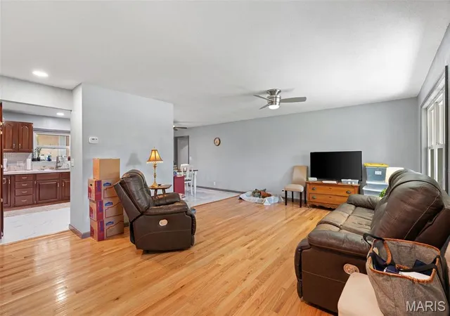 Photo 3 of Single family home for sale at 5 Nailbender Ln, Sullivan, MO 63080 | MLS# MIS26053468 | Listing updated on 2026-08-19