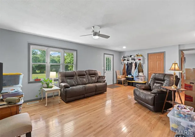 Photo 4 of Single family home for sale at 5 Nailbender Ln, Sullivan, MO 63080 | MLS# MIS26053468 | Listing updated on 2026-08-19