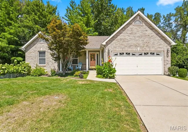 Photo 1 of Sale Pending at 55 Treeshade Ct, Saint Peters, MO 63376 | MLS# MIS26053472 | Listing updated on 2026-09-06
