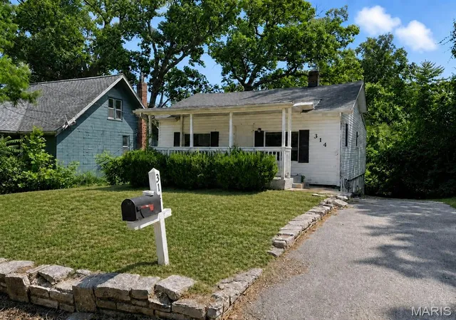 Photo 1 of Single family home for sale at 314 Midridge Dr, Saint Louis, MO 63137 | MLS# MIS26053477 | Listing updated on 2026-08-26