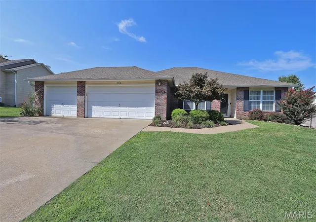 Photo 1 of Sale Pending at 3928 Granite Dr, Cape Girardeau, MO 63701 | MLS# MIS26053479 | Listing updated on 2026-09-08