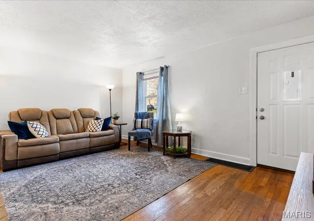 Photo 3 of Single family home for sale at 3318 Havenbrook Dr, St Louis, MO 63114 | MLS# MIS26053488 | Listing updated on 2026-08-31