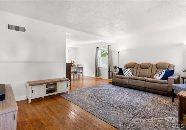 Photo 4 of Single family home for sale at 3318 Havenbrook Dr, St Louis, MO 63114 | MLS# MIS26053488 | Listing updated on 2026-08-31
