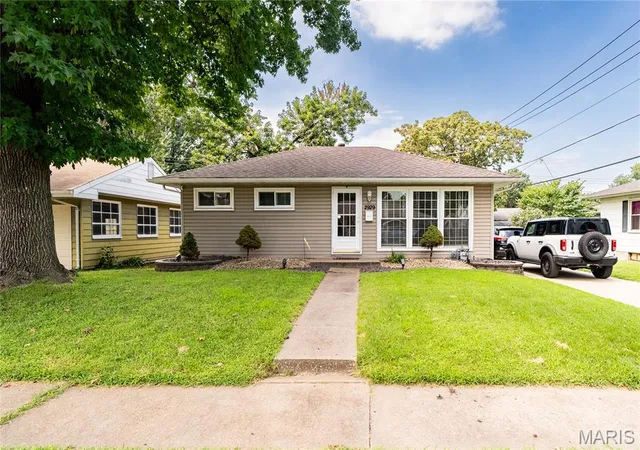 1st image of 2929 Wayne Ave, Granite City, IL 62040 | MLS# MIS26053489