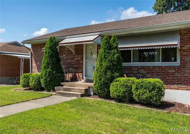 4th image of 3161 Carlson Ave, Granite City, IL 62040 | MLS# MIS26053494